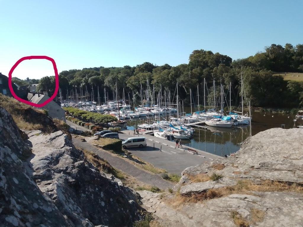 Le Roche B Lägenhet Férel Exteriör bild