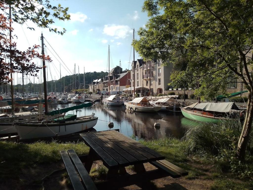 Le Roche B Lägenhet Férel Exteriör bild